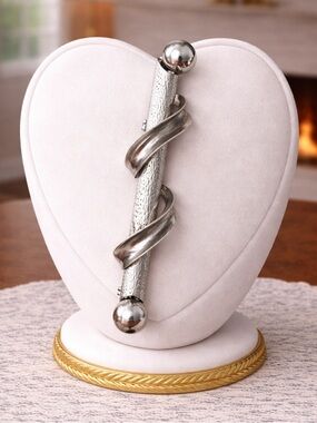 Stunning Silver Tone Vintage Brooch From 70’s